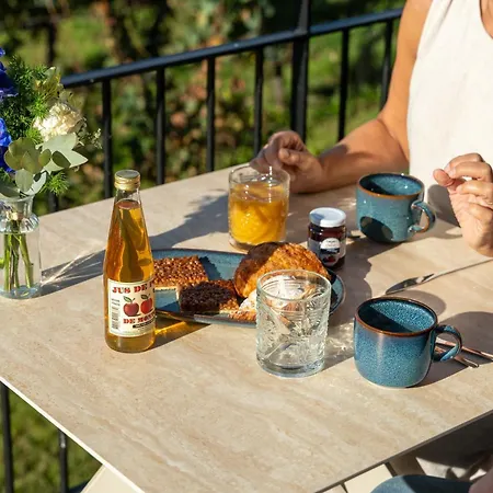 La Parenthese - & Vignes Bed and breakfast 3*